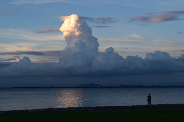 琵琶湖の積乱雲