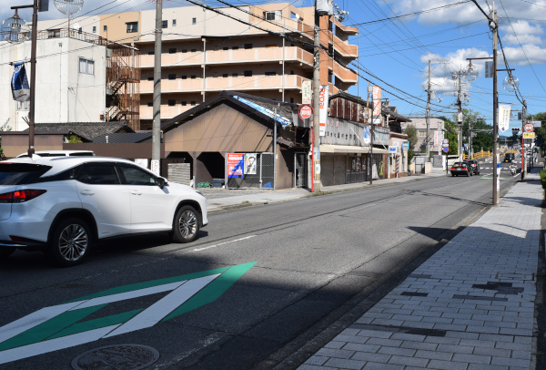 唐橋前駅そばの東海道