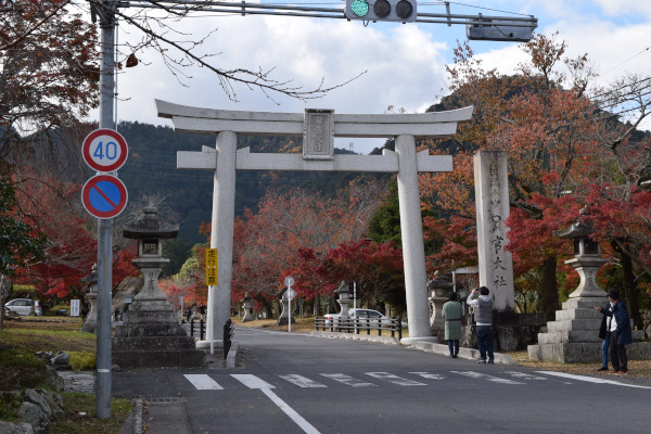 日吉大社参道入り口の鳥居